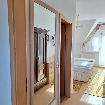 Ovari Pensión 3*