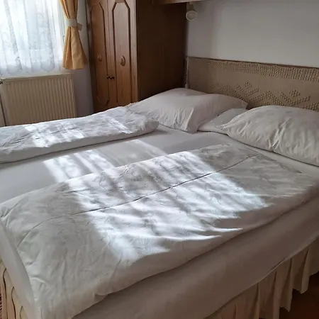 Pensión Ovari Bük