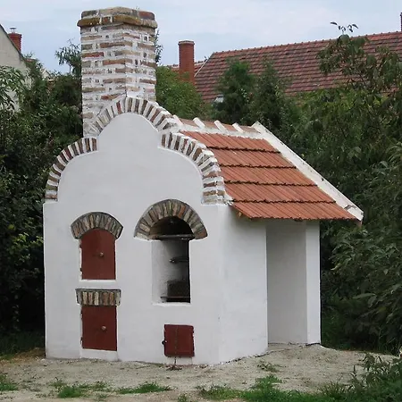 Ovari Bük