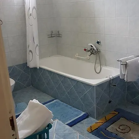 Pensión Ovari Bük