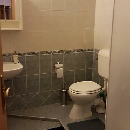 Pensión Ovari 3*